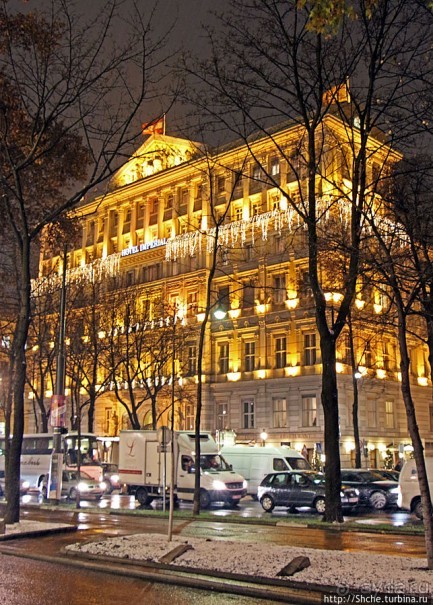 Декабрьская иллюминация Вены, вечер, немного снега и мороз