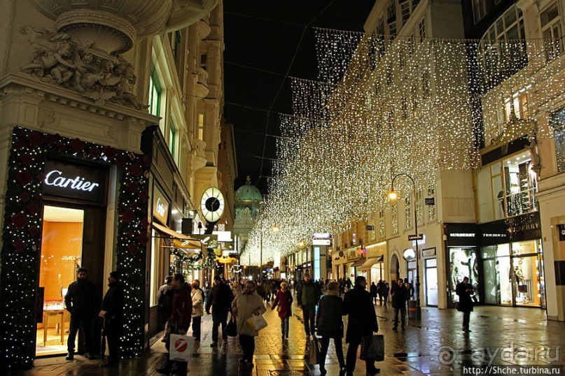 Декабрьская иллюминация Вены, вечер, немного снега и мороз