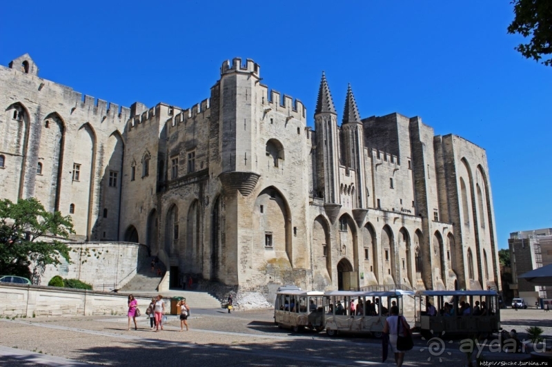 Альбом истории "Крыши Авиньона: папский город с высоты папского дворца "