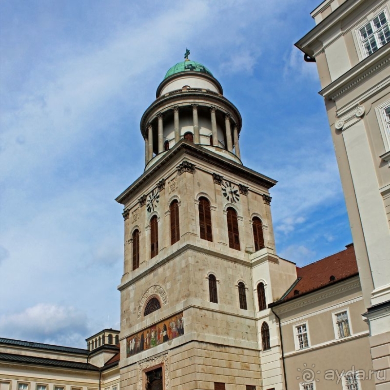 Базилика и склеп крупнейшего и старейшего монастыря Венгрии