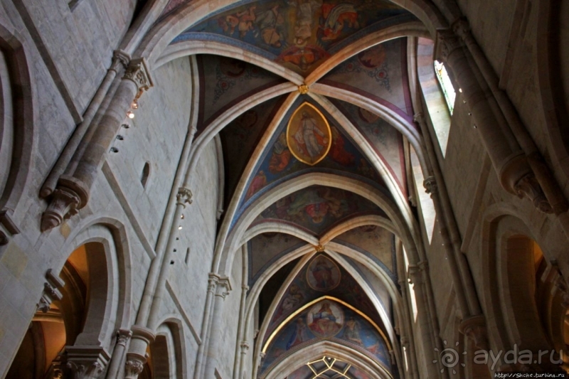 Базилика и склеп крупнейшего и старейшего монастыря Венгрии