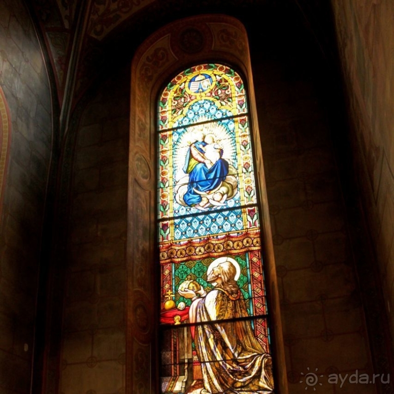 Базилика и склеп крупнейшего и старейшего монастыря Венгрии