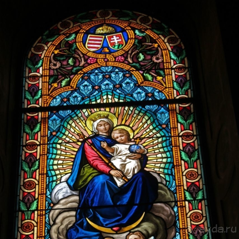 Базилика и склеп крупнейшего и старейшего монастыря Венгрии