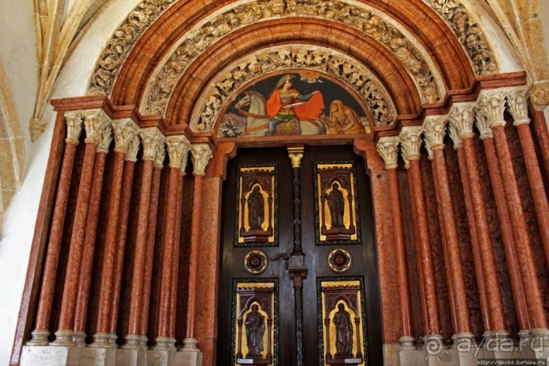 Базилика и склеп крупнейшего и старейшего монастыря Венгрии