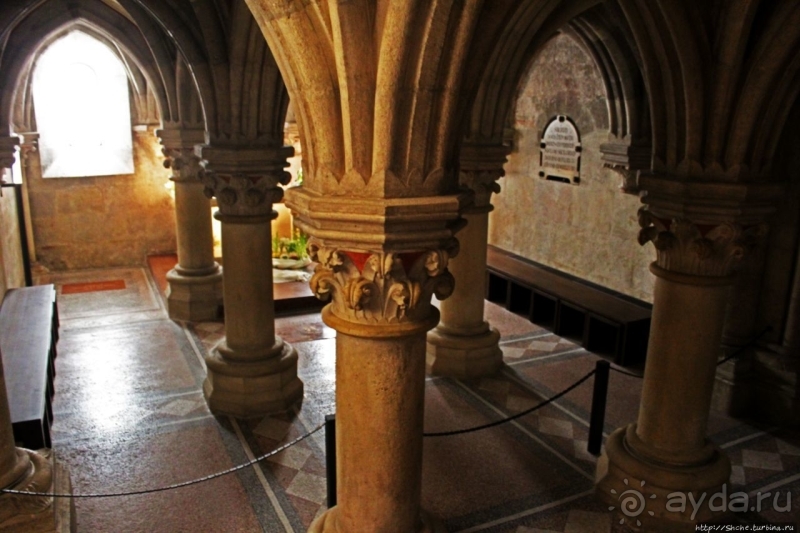 Базилика и склеп крупнейшего и старейшего монастыря Венгрии