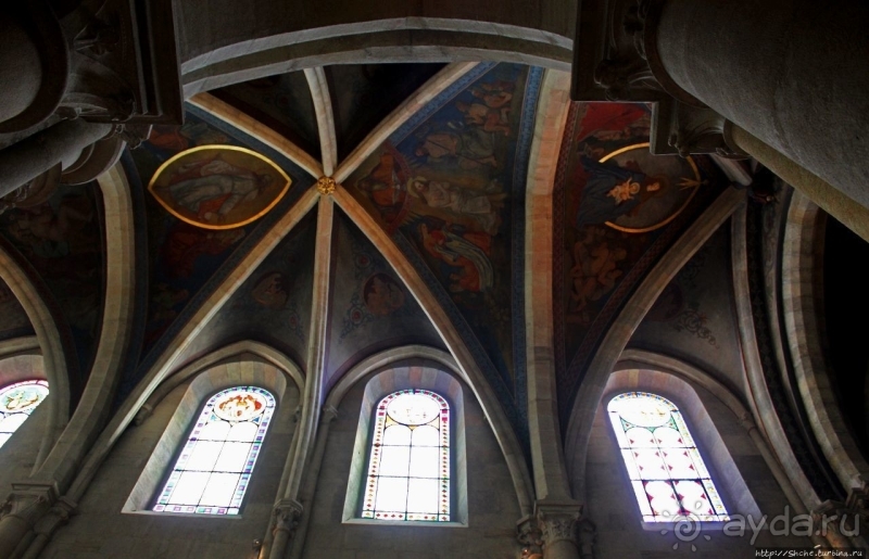 Базилика и склеп крупнейшего и старейшего монастыря Венгрии