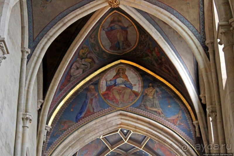 Базилика и склеп крупнейшего и старейшего монастыря Венгрии