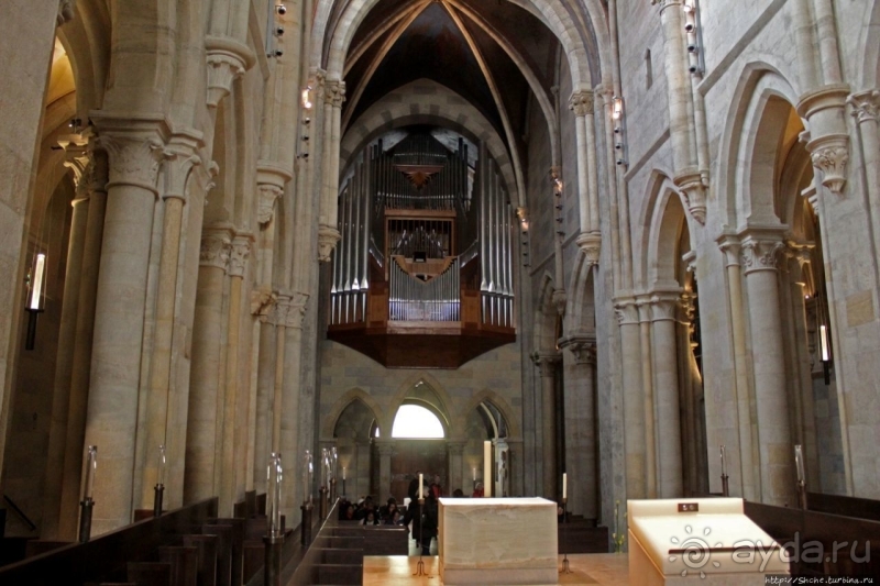 Базилика и склеп крупнейшего и старейшего монастыря Венгрии