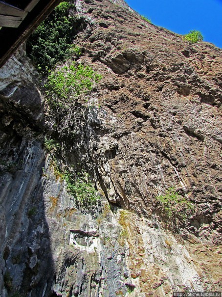 Альбом отзыва "Blagaj Tekija — святое место дервишей и суфиев у истока Буны"