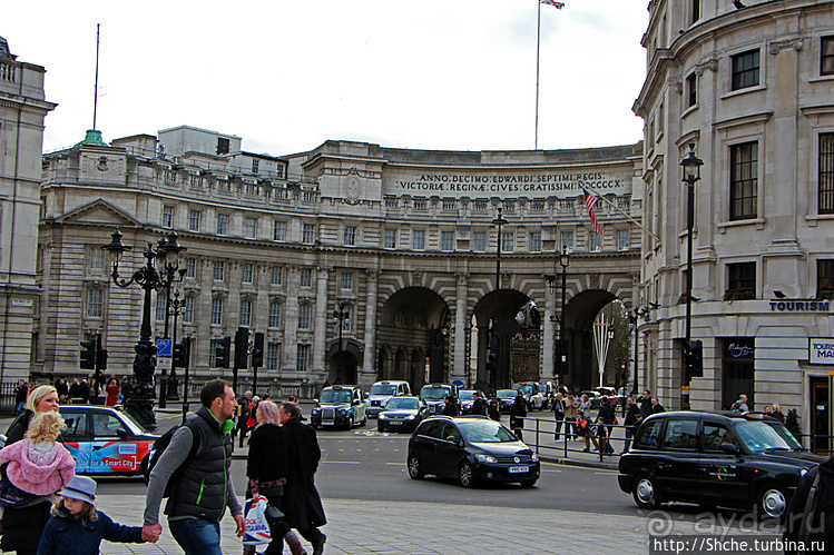 Charing Cross — официальный центр Лондона