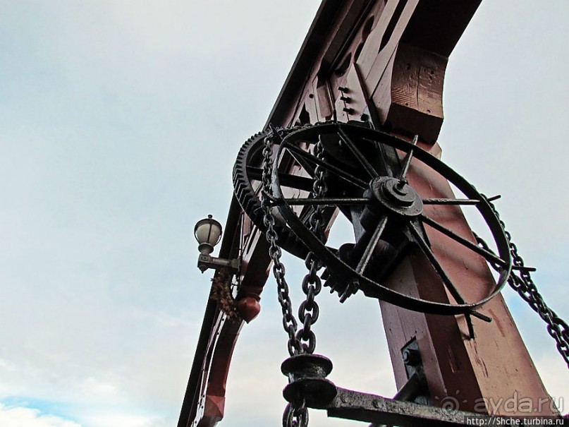 Gamle Bybro — старый городской мост, или "ворота счастья"