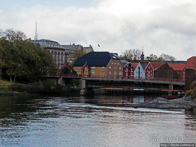 Gamle Bybro — старый городской мост, или "ворота счастья"