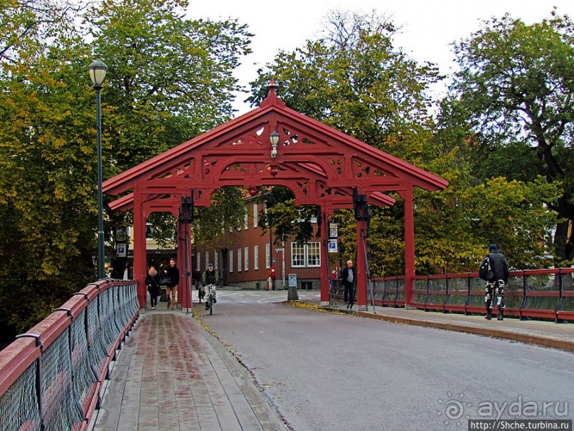 Gamle Bybro — старый городской мост, или "ворота счастья"