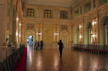 Воссозданная роскошь. Королевский замок, зал за залом