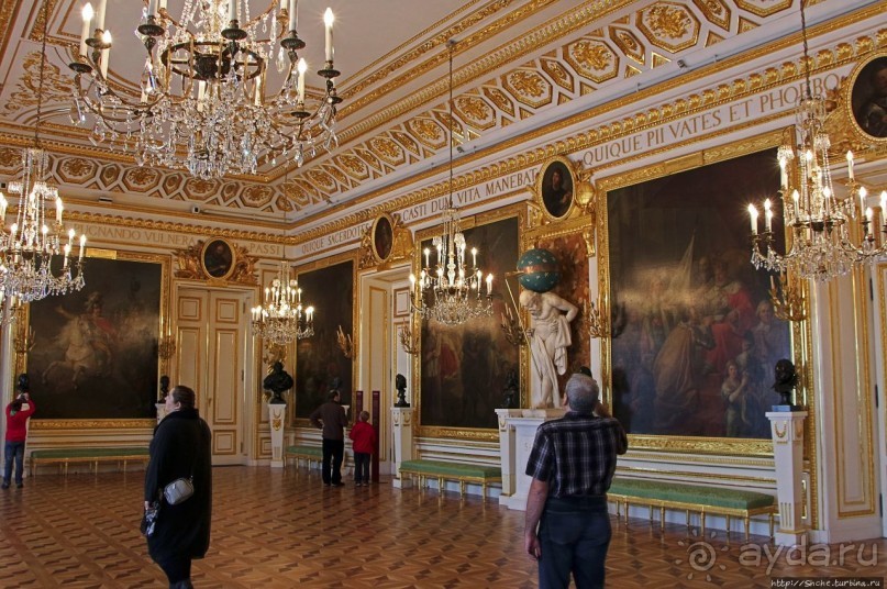 Воссозданная роскошь. Королевский замок, зал за залом