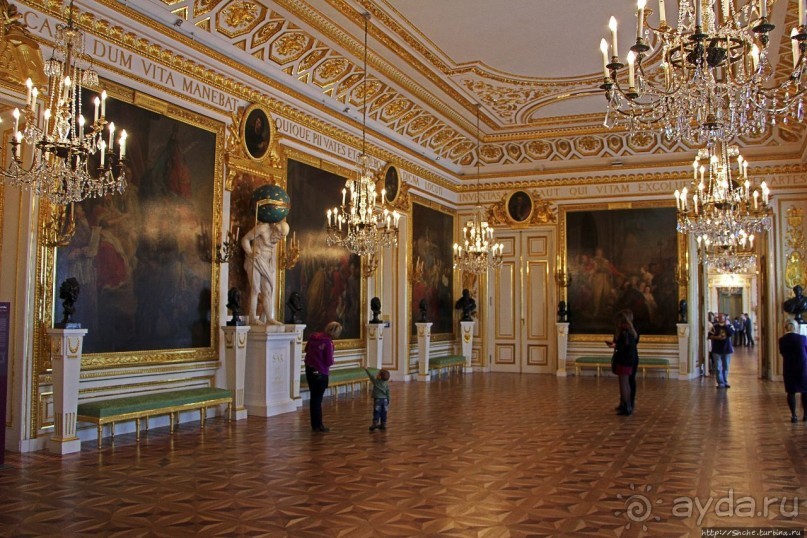 Воссозданная роскошь. Королевский замок, зал за залом