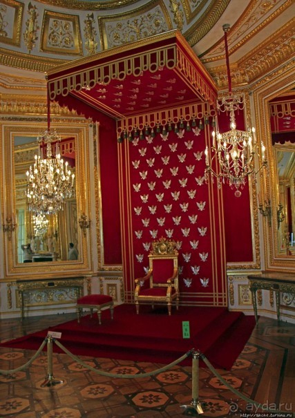 Воссозданная роскошь. Королевский замок, зал за залом