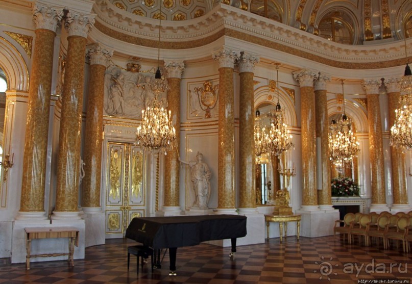 Воссозданная роскошь. Королевский замок, зал за залом