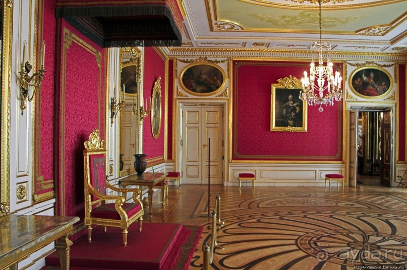 Воссозданная роскошь. Королевский замок, зал за залом