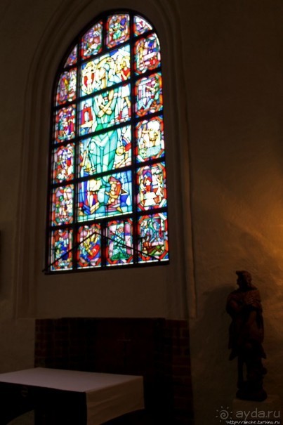 Кирпичная (15 век) церковь св. Николая в Хальмстаде