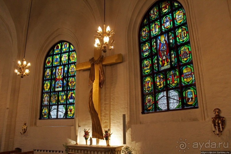 Кирпичная (15 век) церковь св. Николая в Хальмстаде