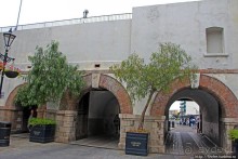 Центральная площадь Гибралтара Casemates Square