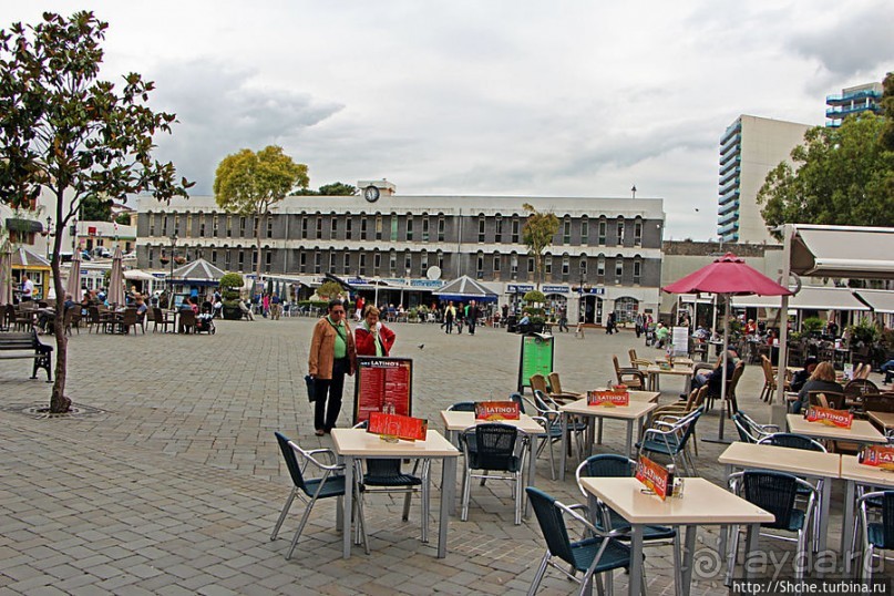 Центральная площадь Гибралтара Casemates Square