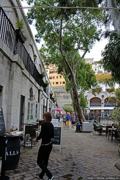Центральная площадь Гибралтара Casemates Square