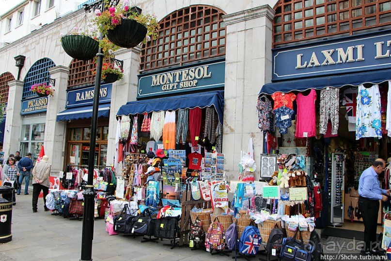 Центральная площадь Гибралтара Casemates Square