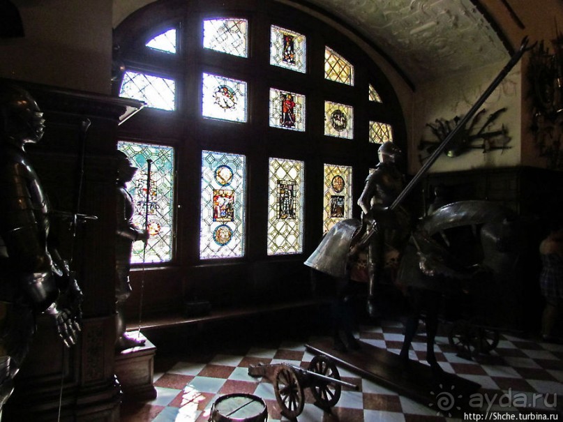 Оружейная комната дворца Пелеш