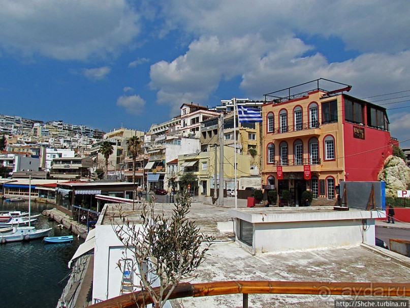 Микролимано — маленький, но самый колоритный залив Пирея