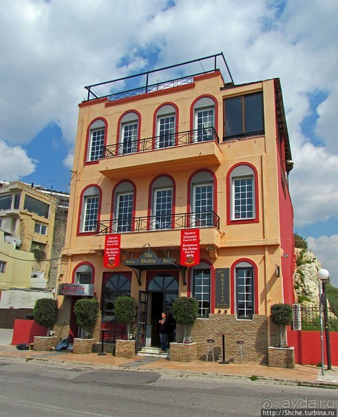 Микролимано — маленький, но самый колоритный залив Пирея