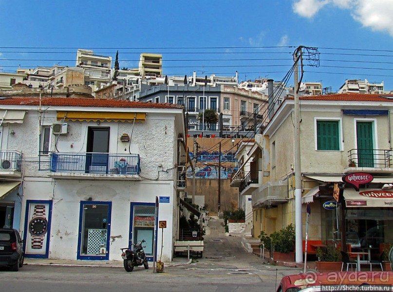 Микролимано — маленький, но самый колоритный залив Пирея