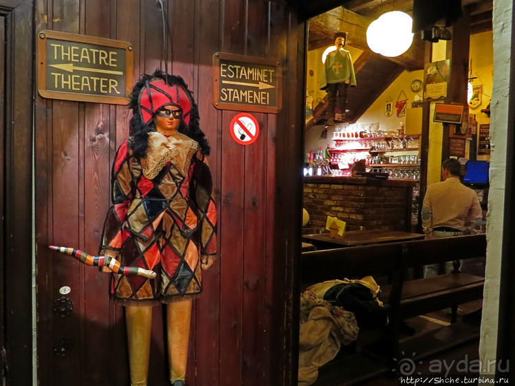 Оригинальное пиво Kwak в Королевском кукольном театре