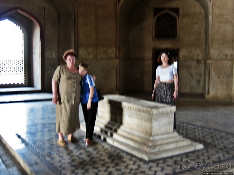 Мавзолей Хумаюна — прообраз Тадж-Махала (объект ЮНЕСКО №232)