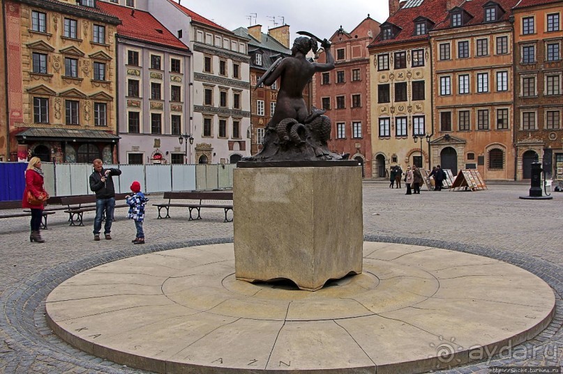 О воинственной русалке... (увековеченной в Старом городе)