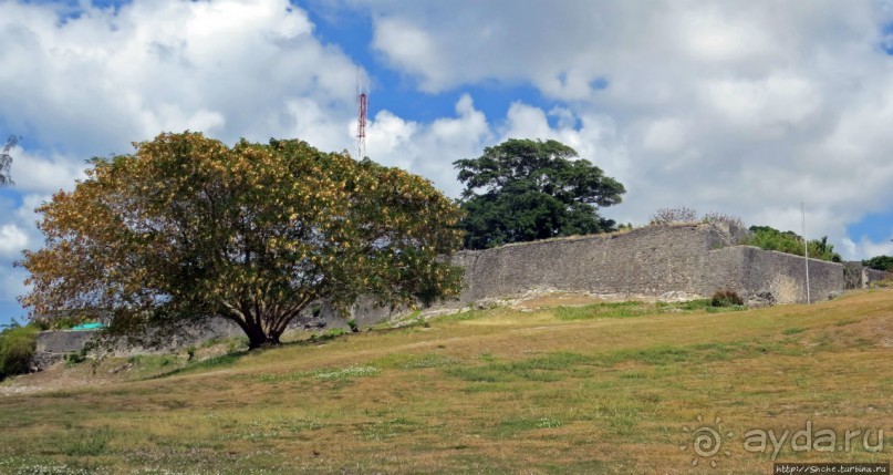 Гарнизон, или половина памятника ЮНЕСКО за оградой отеля