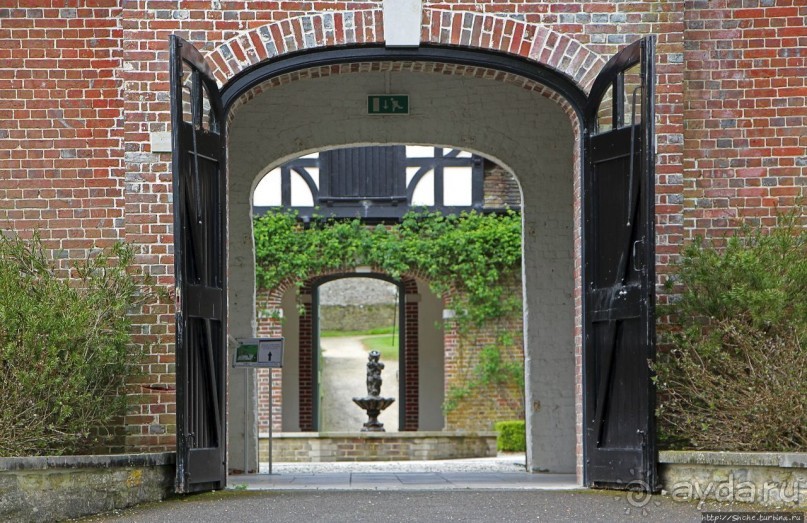 Альбом отзыва "О чем пока молчат путеводители. Замок Лалворт на юге Англии"