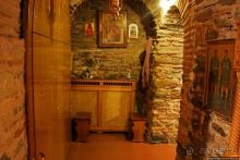 Старинные катакомбы (14 век) под новым храмом в Салониках