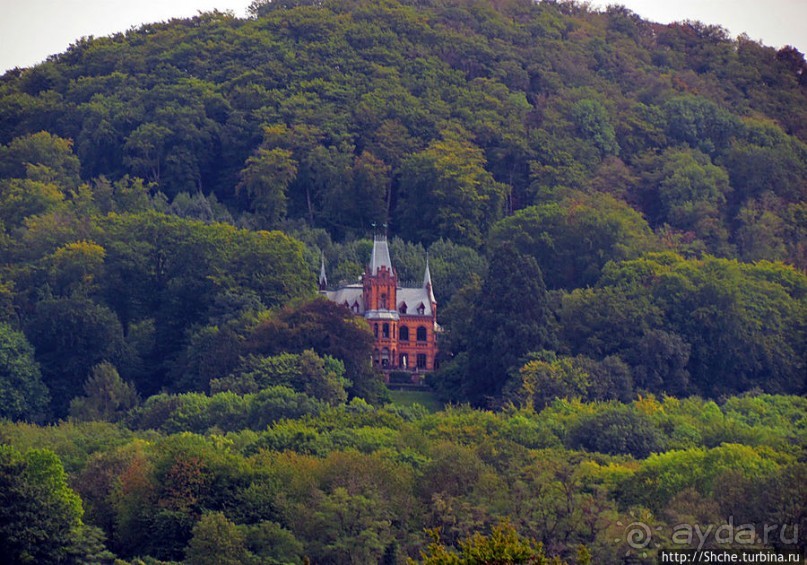 Альбом отзыва "Зеленые холмы, поросшие замками"