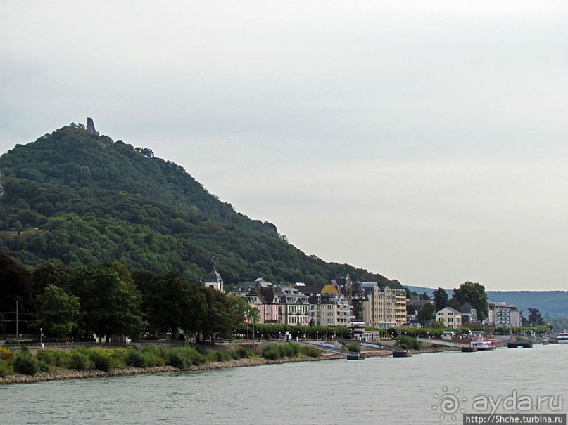 Альбом отзыва "Зеленые холмы, поросшие замками"