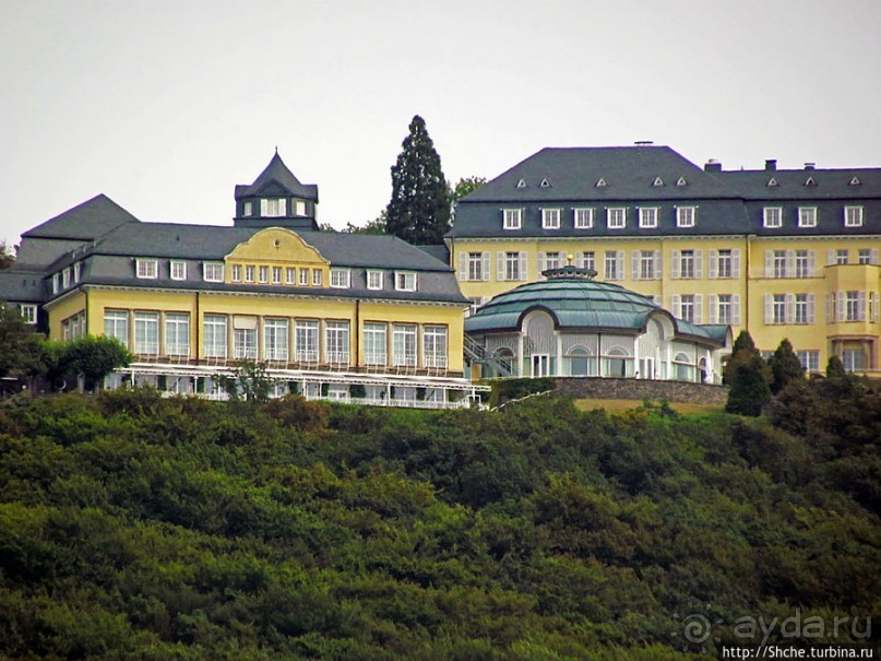 Альбом отзыва "Зеленые холмы, поросшие замками"