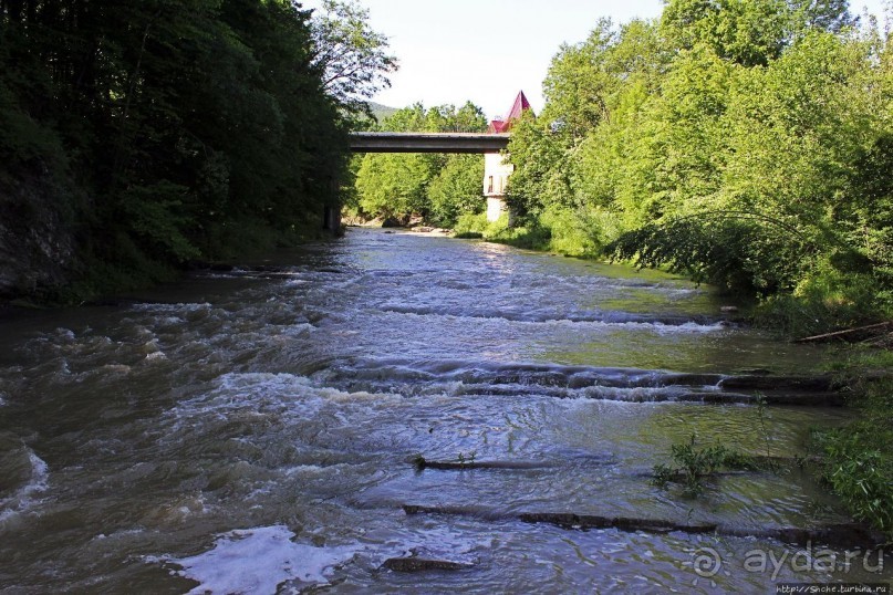 Серебристые водопады в Шешорах. Большой Гук