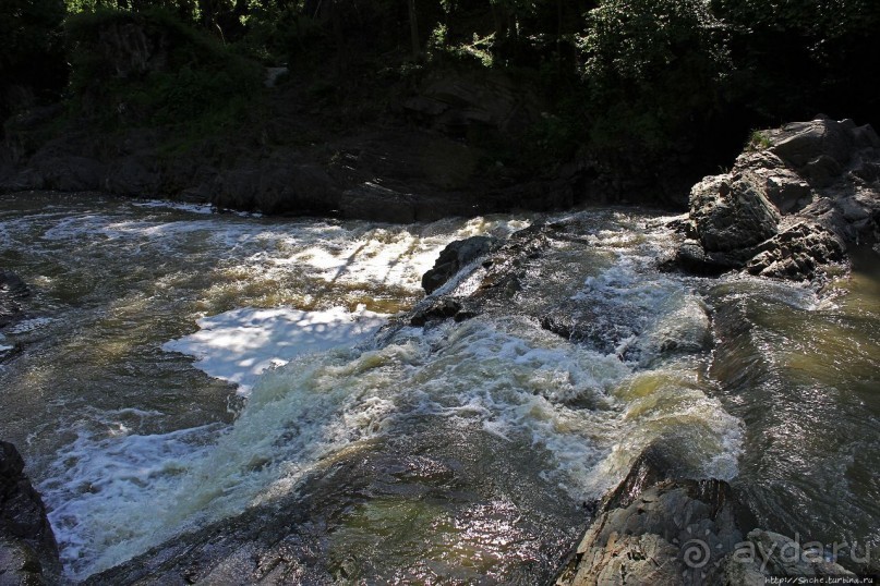 Серебристые водопады в Шешорах. Большой Гук