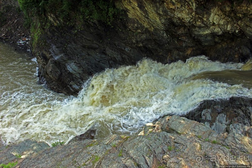 Серебристые водопады в Шешорах. Большой Гук