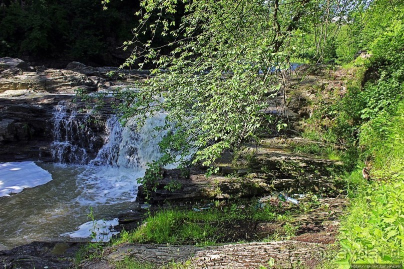 Серебристые водопады в Шешорах. Большой Гук