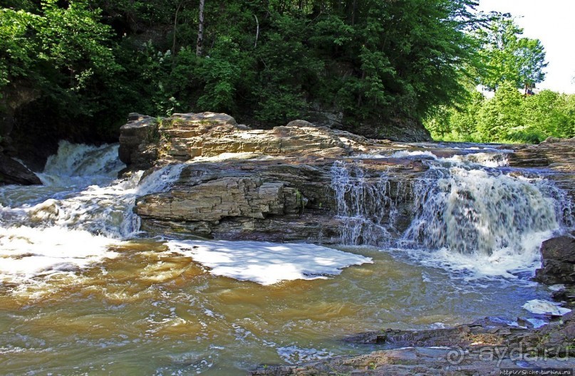 Серебристые водопады в Шешорах. Большой Гук