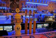 Немецкая еда и пиво на Причале Королевы в Веллингтоне