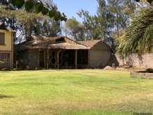 Прибыли в Кению в «Маленький Рай