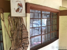 Прибыли в Кению в «Маленький Рай